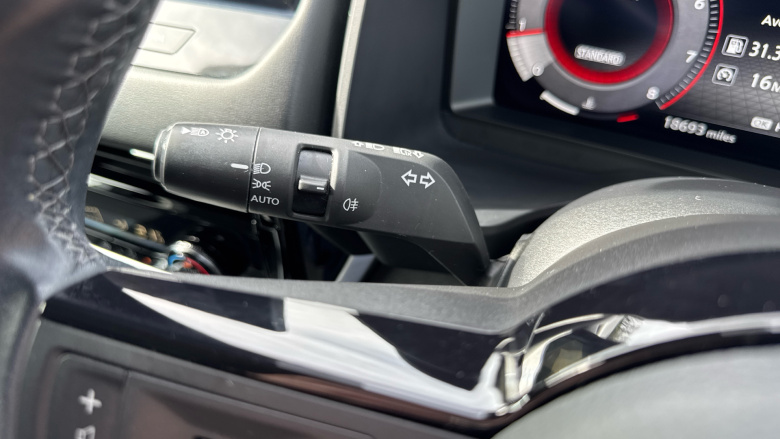 Nissan Qashqai 1.3 DiG-T MH N-Connecta 5dr Petrol Hatchback